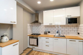 Stylish newly renovated 1 BR Apt on the modern Abashidze street